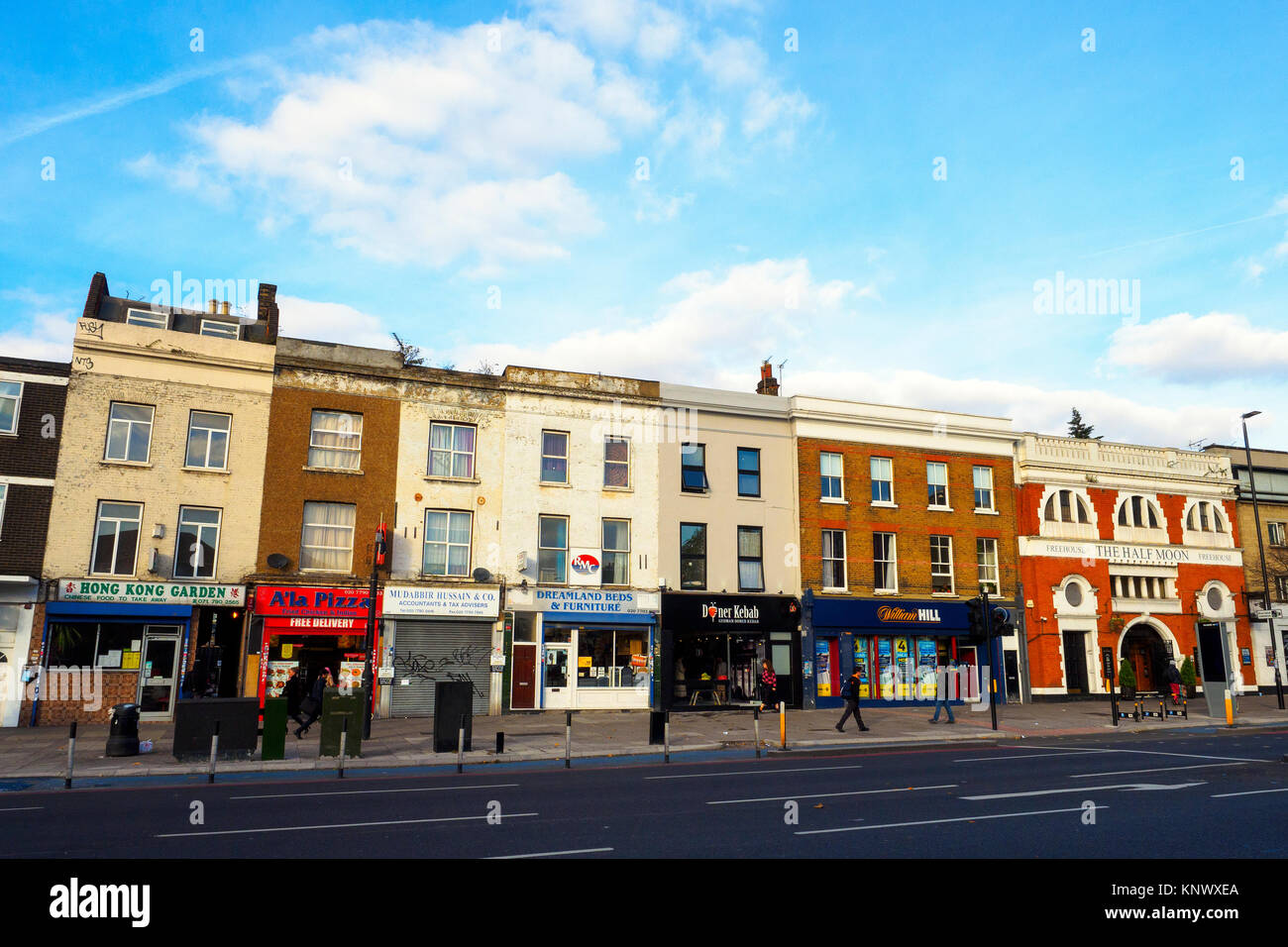 Mile End Rd - Londra, Inghilterra Foto Stock