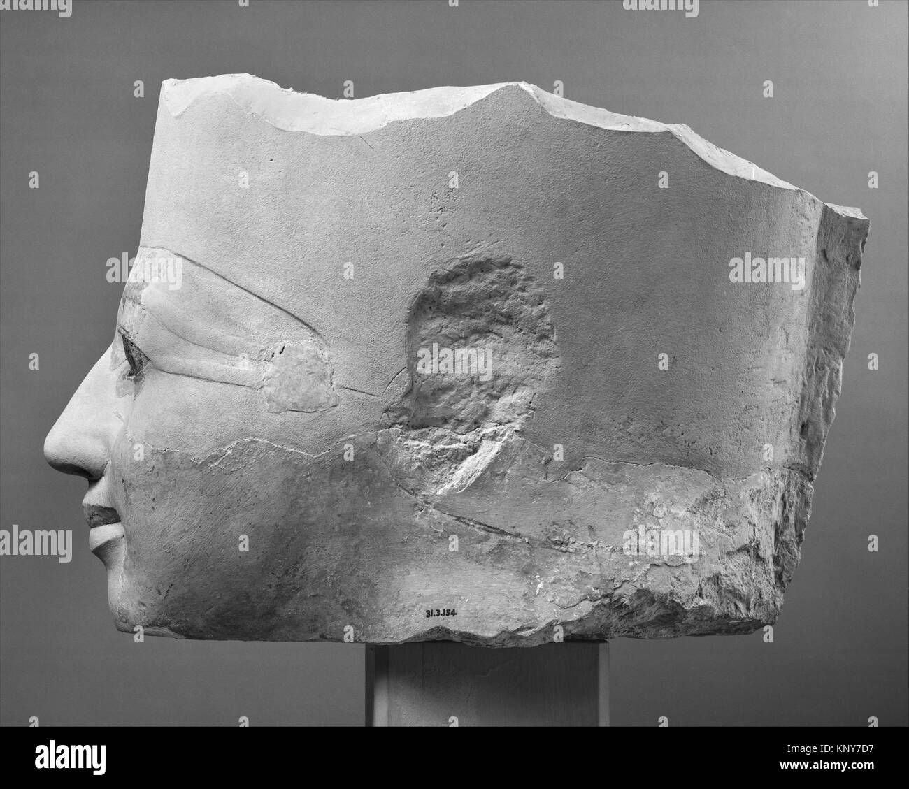Testa di una statua di Osiride di Hatshepsut originariamente nel santuario del tempio angolo SE INCONTRATO 223574 549031 Foto Stock