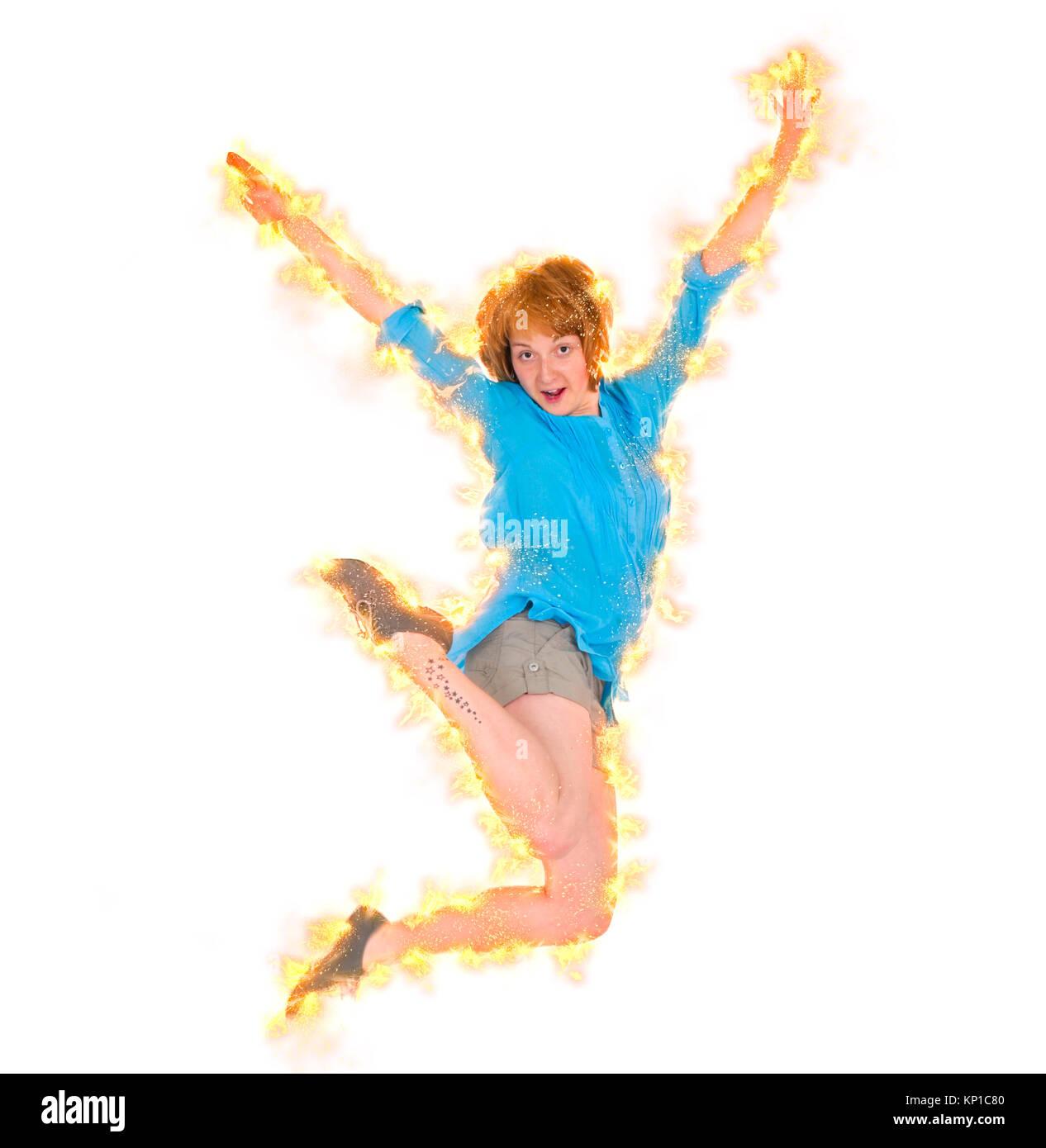 Migliorate digitalmente immagine di un sorridente giovane donna salta con gioia Foto Stock