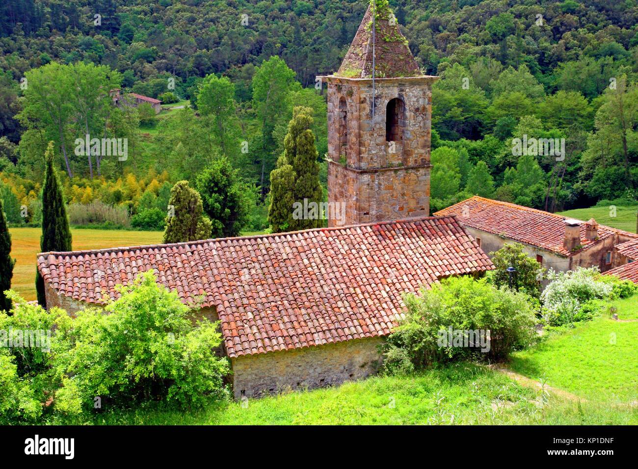 Chiesa di Sant Aniol de Finestres, La Garrotxa, Girona, Catalogna, Spagna  Foto stock - Alamy