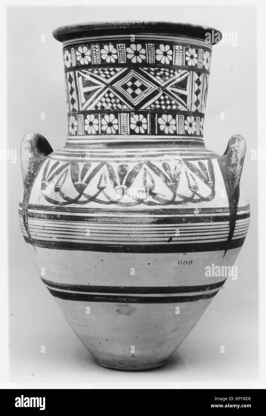 Antica anfora, un recipiente in ceramica utilizzato per la conservazione e il trasporto di liquidi come vino o olio. Foto Stock