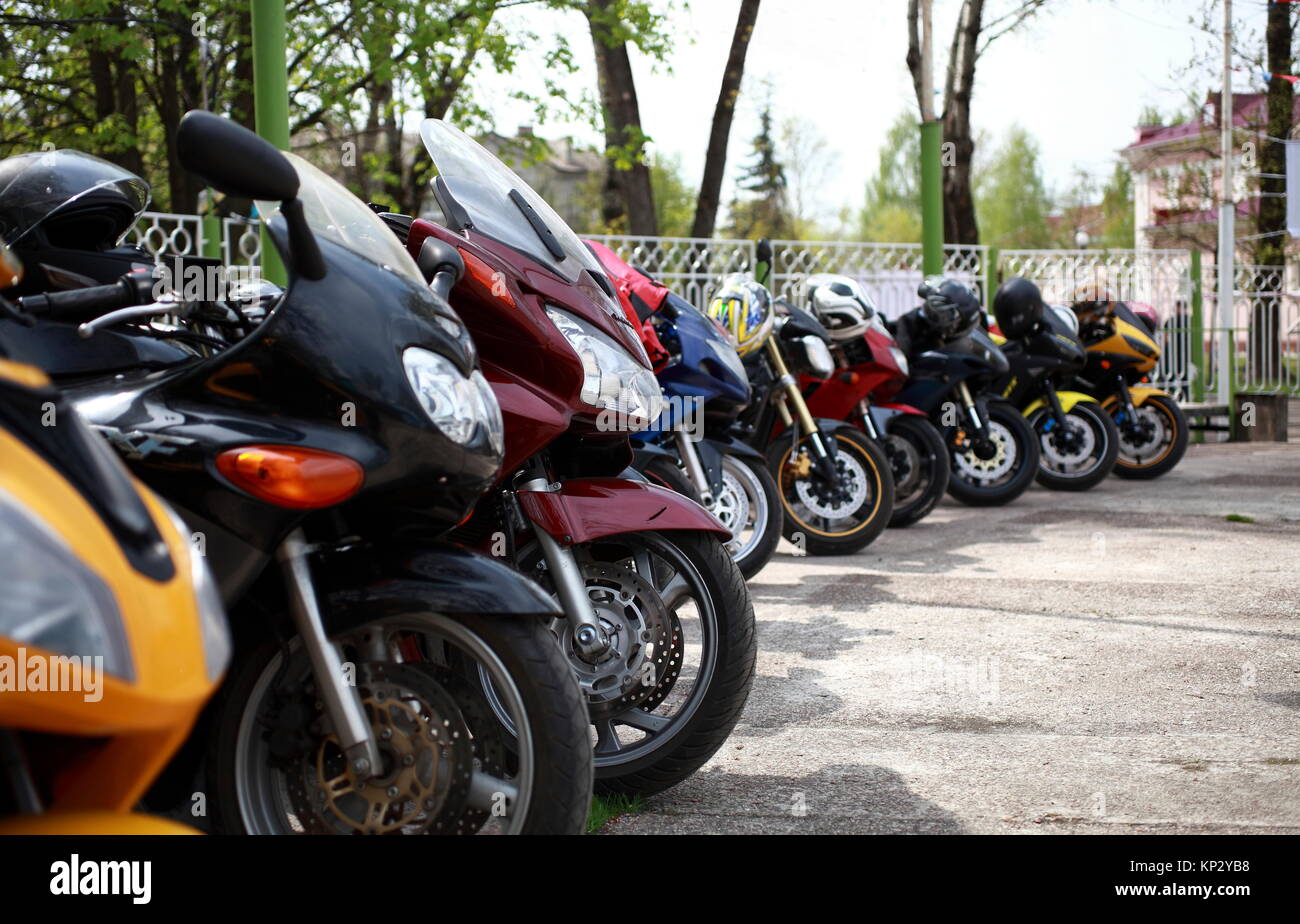 Parcheggio motocicli da competizione. Foto Stock