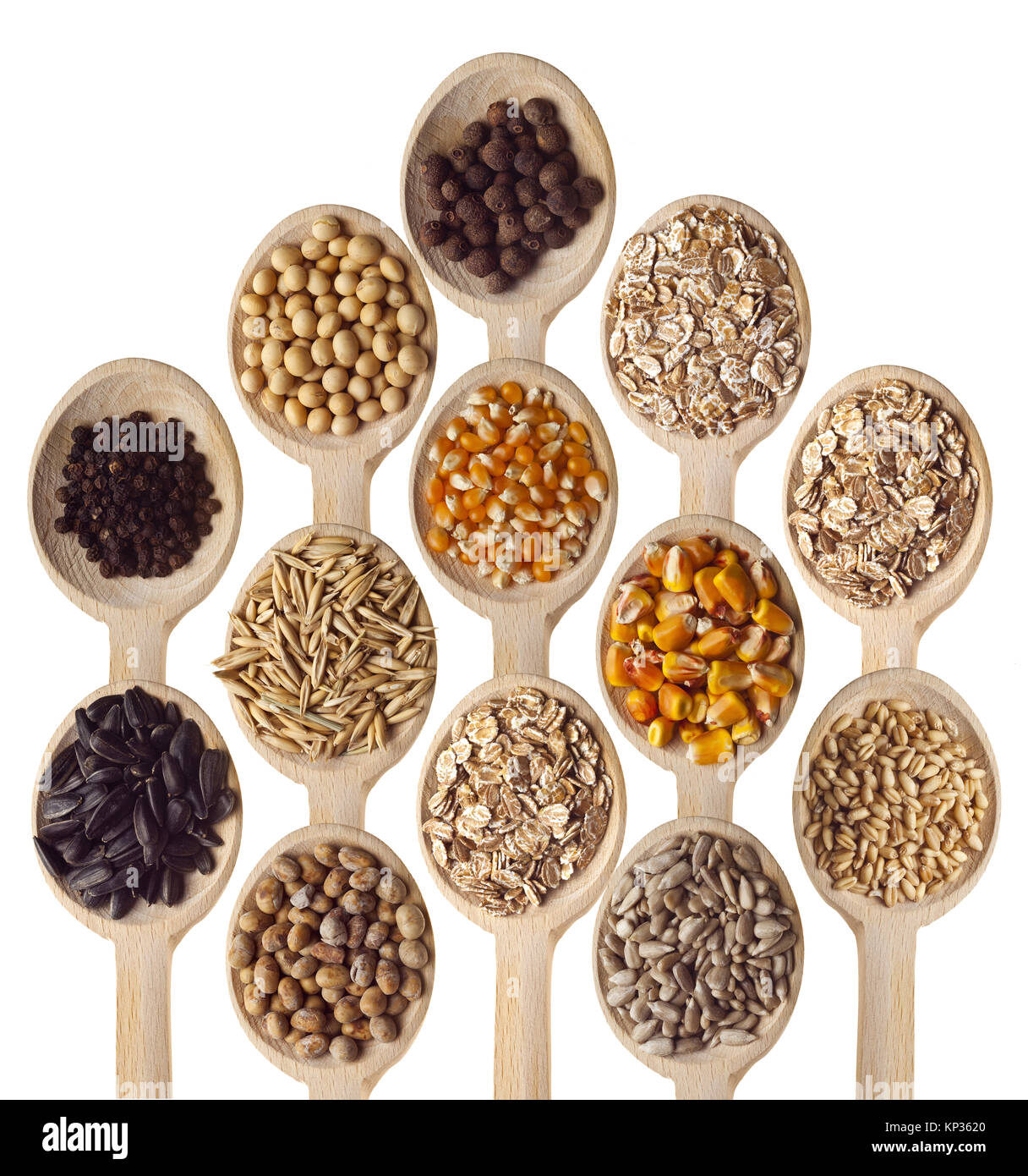 Diversi tipi di semi sul cucchiaio di legno Foto stock - Alamy
