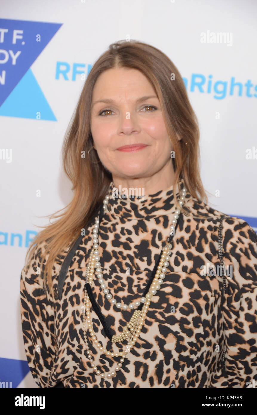 New York, NY, STATI UNITI D'AMERICA. Xiii Dec, 2017. Kathryn Erbe assiste il 2017 Robert F. Kennedy Diritti Umani ripple della speranza awards a New York Hilton Midtown sul dicembre 13, 2017 a New York, New York. Credito: Raymond Hagans/media/punzone Alamy Live News Foto Stock