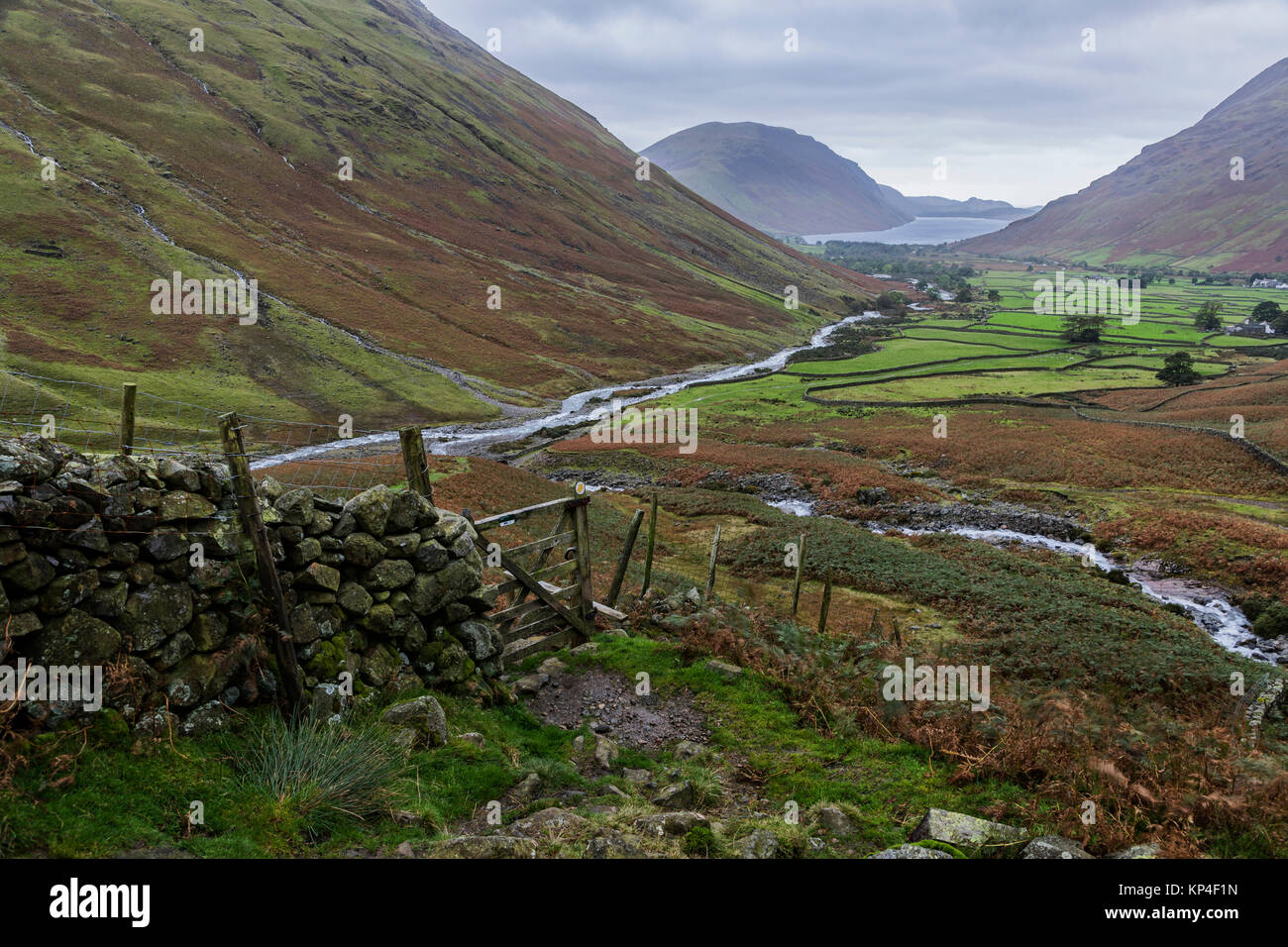 Wastwater dal grande timpano timpano con Beck e Lingmell Beck Foto Stock