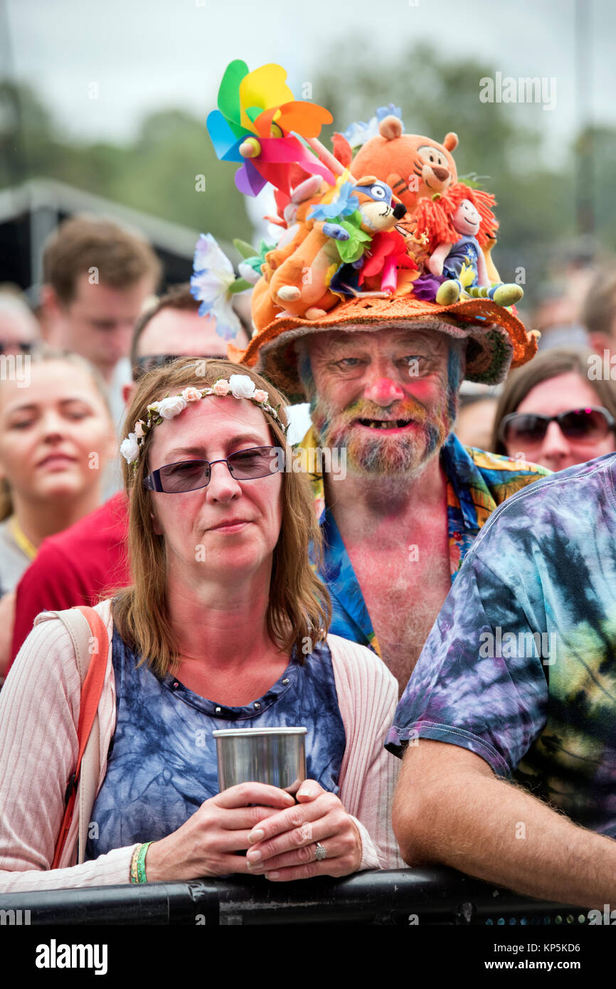 Ventole colorate di Jools Holland (& suo Rhythm & Blues Orchestra) esecuzione alla fase della piramide, Glastobury Festival 2017 Foto Stock