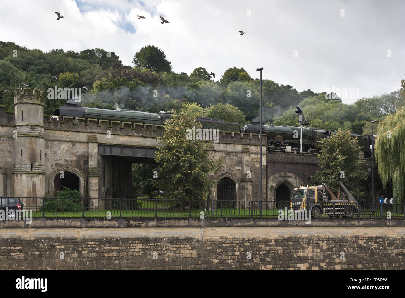 Locomotiva a vapore a doppia testata di Flying Scotsman e il Royal Scott tirando un treno in direzione di Bath Spa Stazione nel Somerset nel 2017 Foto Stock