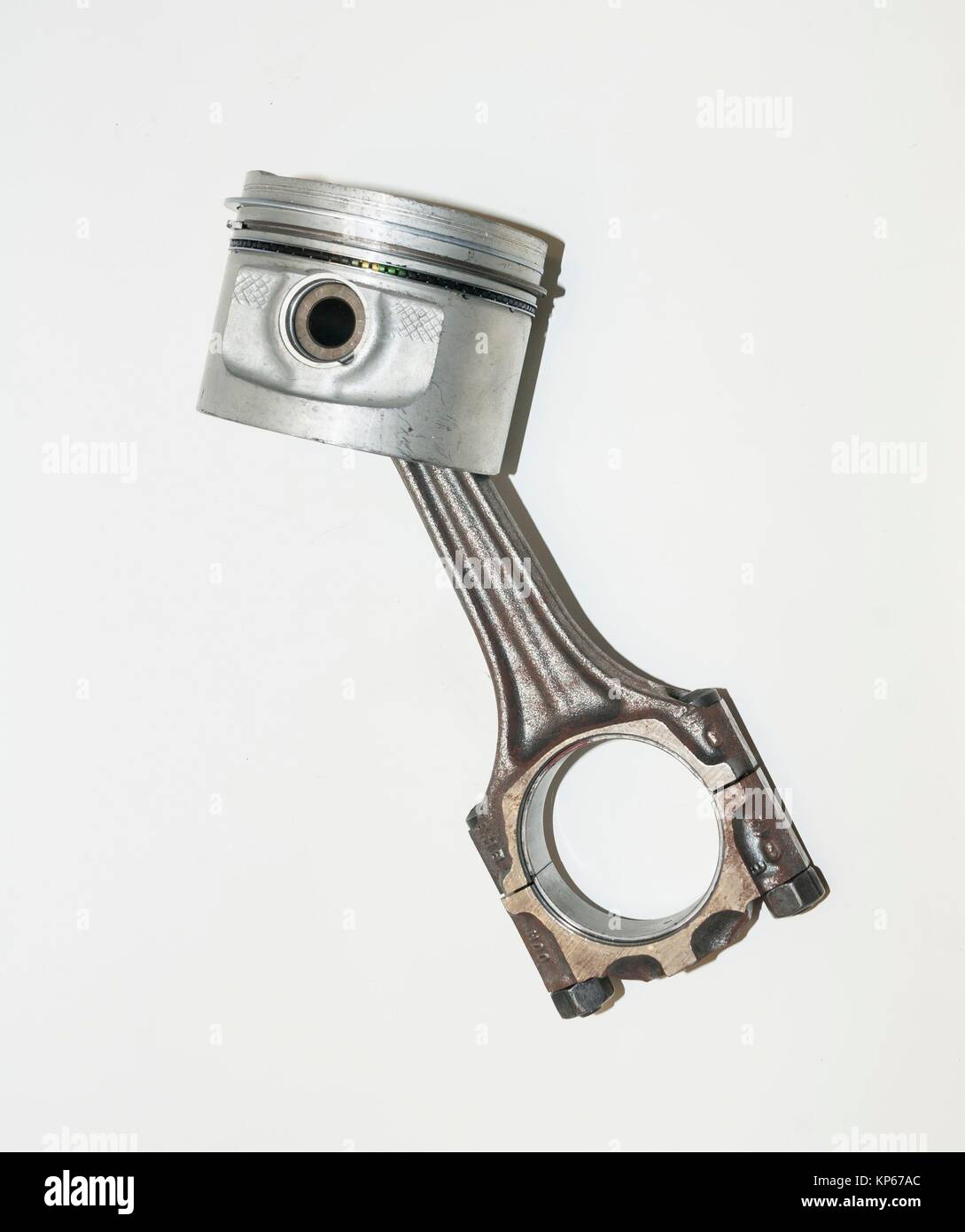 Il pistone e la biella, parte del motore automobilistico Foto stock - Alamy