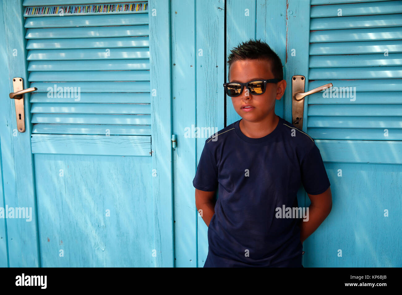 9-anno-vecchio ragazzo in vacanza. Foto Stock