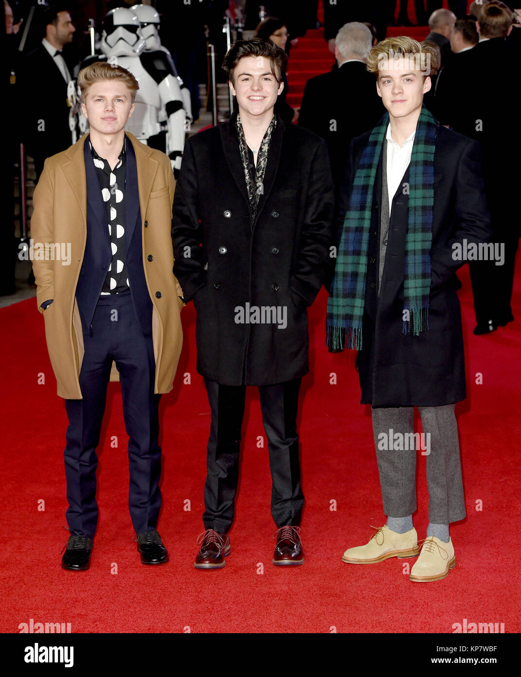 Foto deve essere accreditato ©Alpha premere 079965 12/12/2017 George Smith Reece Bibby Blake Richardson nuova speranza Club Star Wars ultimi Jedi Premiere europeo al Royal Albert Hall di Londra Foto Stock