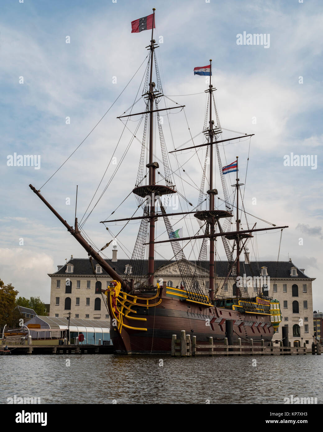 Il Vertice di Amsterdam, tre-masted ship, clipper ship, replica, olandese East India Company nave, Museo Marittimo, Amsterdam, Olanda, Paesi Bassi, Europa Foto Stock