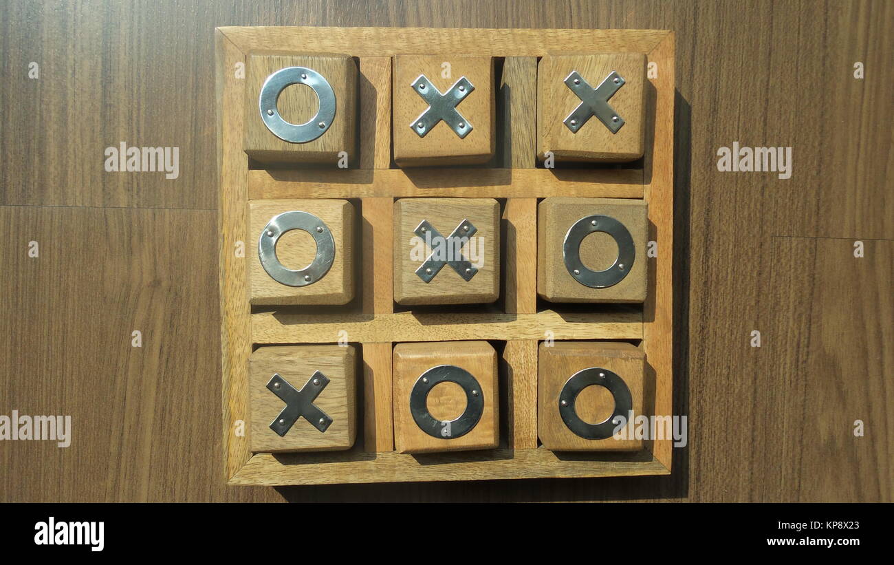 Tic Tac Toe wood board game Foto Stock