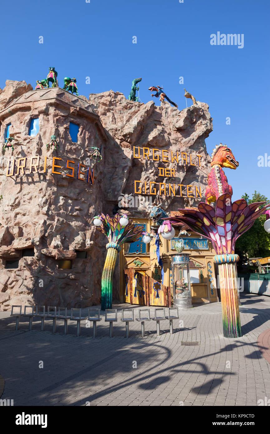 Urgewalt der Giganten - Jurassic Park fun house nel parco divertimenti Prater di Vienna, Austria, Europa Foto Stock