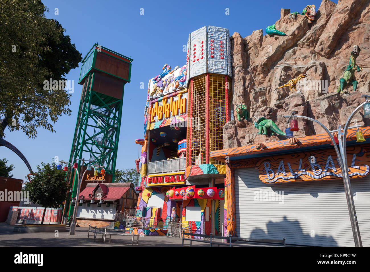Attrazioni a parco divertimenti Prater di Vienna, Austria, Europa, labirinto, Fun ball, SFERA SFERA Foto Stock