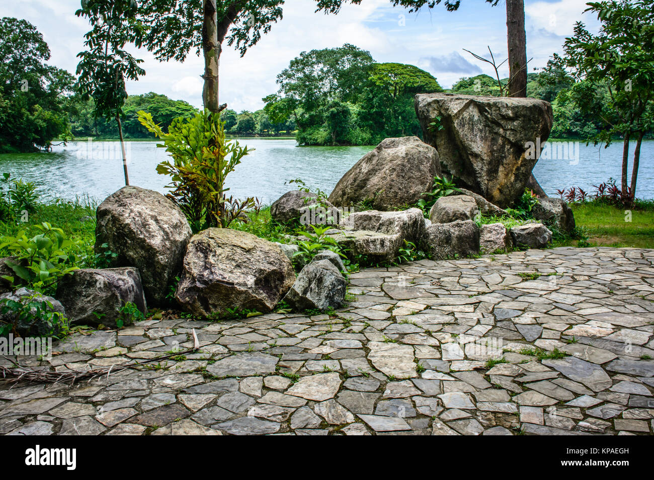 Grosse pietre e bel posto nel parco Foto Stock