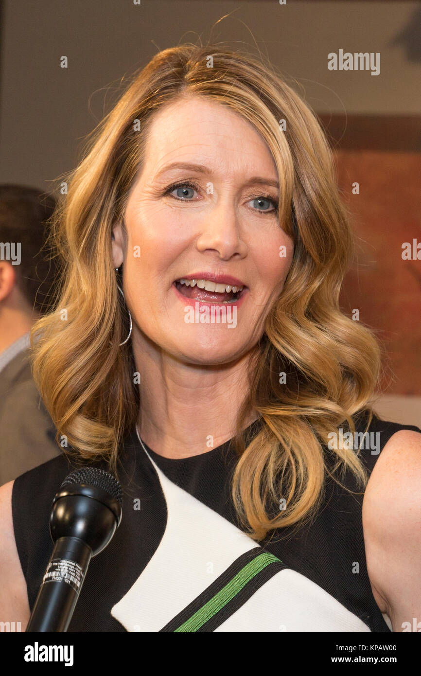 New York, Stati Uniti. Xiv Dic, 2017. New York, NY - Dicembre 14, 2017: Laura Dern assiste New York donne in Film & Television 38th MUSE annuale dei premi al Hilton Midtown Credito: lev radin/Alamy Live News Foto Stock