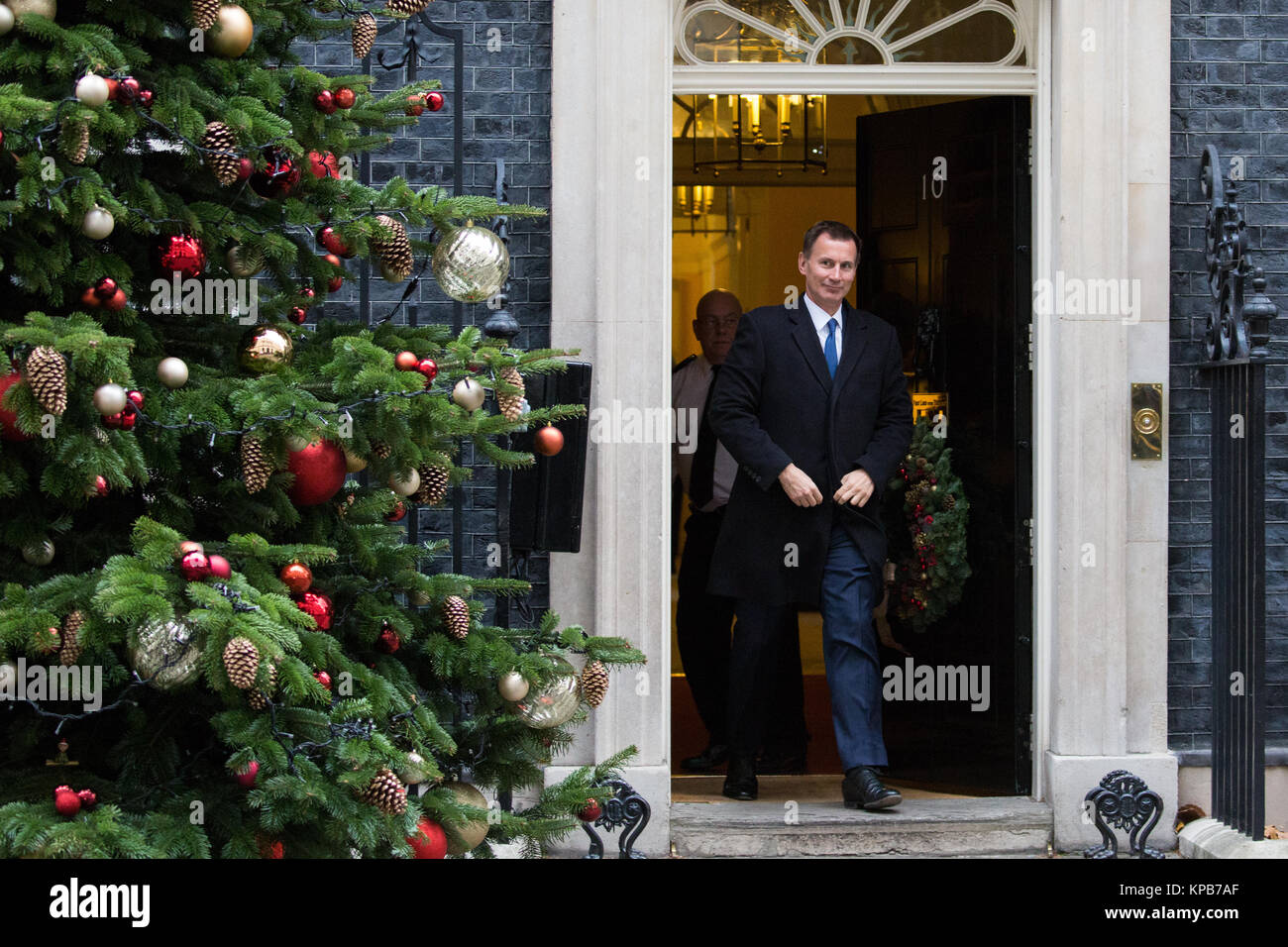 Londra, Regno Unito. 5 dicembre, 2017. Jeremy Hunt MP, Segretario di Stato per la salute, foglie 10 Downing Street a seguito di una riunione del gabinetto. Foto Stock