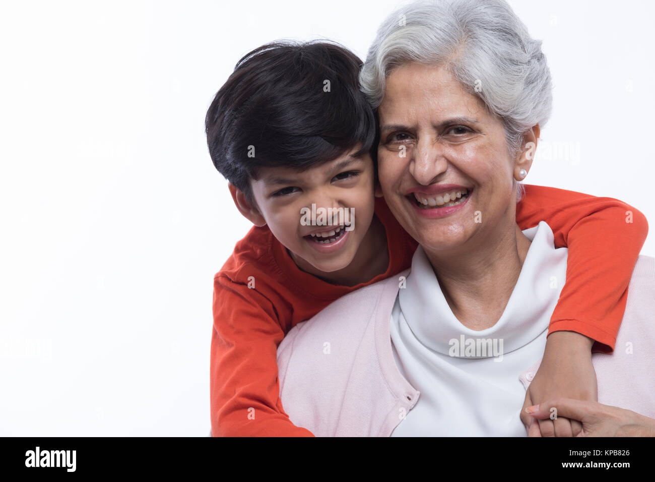 Ritratto di nonna felice e nipote avvolgente Foto Stock