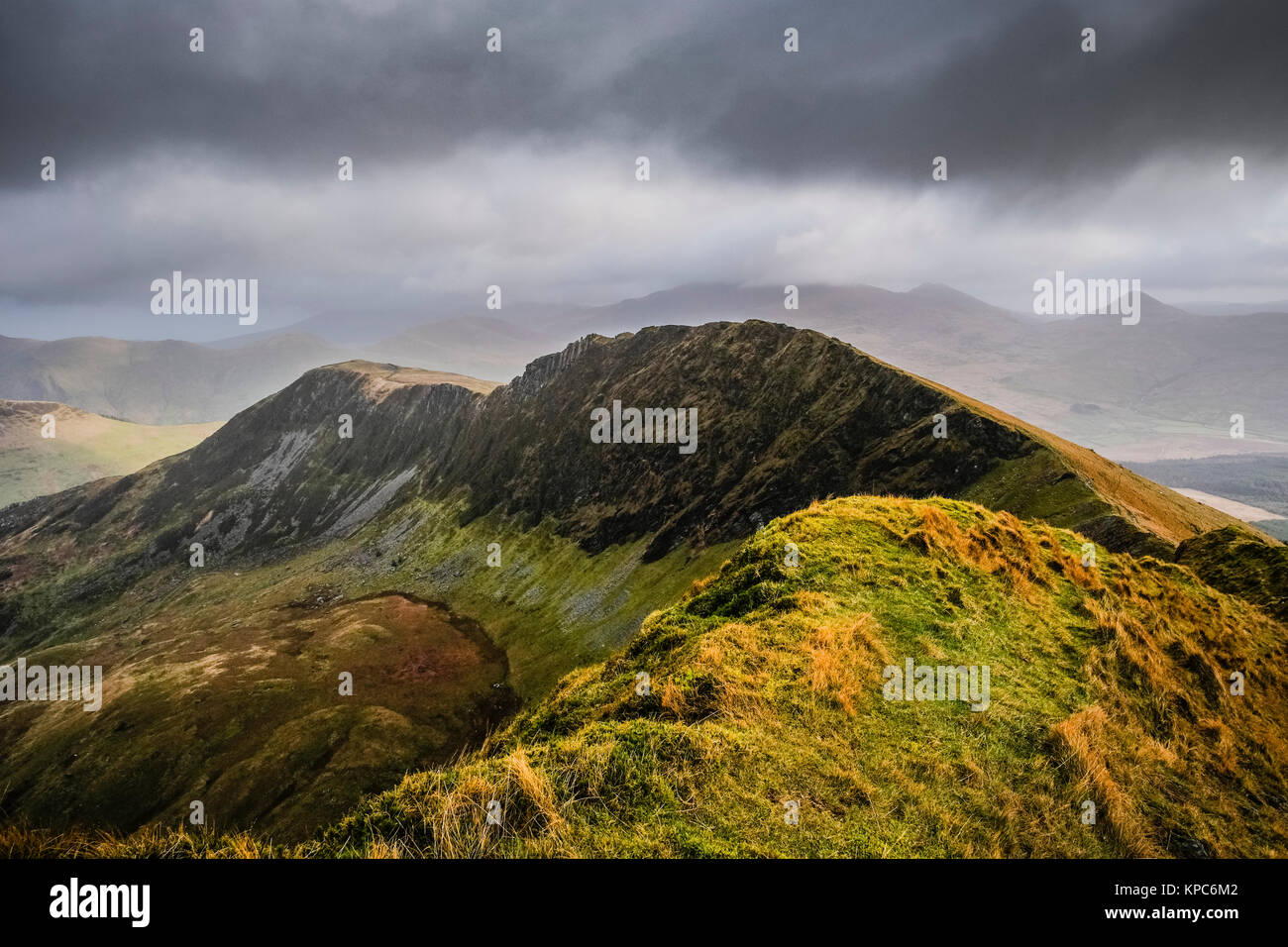 Mynydd Drws-y-Coed sul Nantlle Ridge Mountain Range, Parco Nazionale di Snowdonia, Wales, Regno Unito Foto Stock