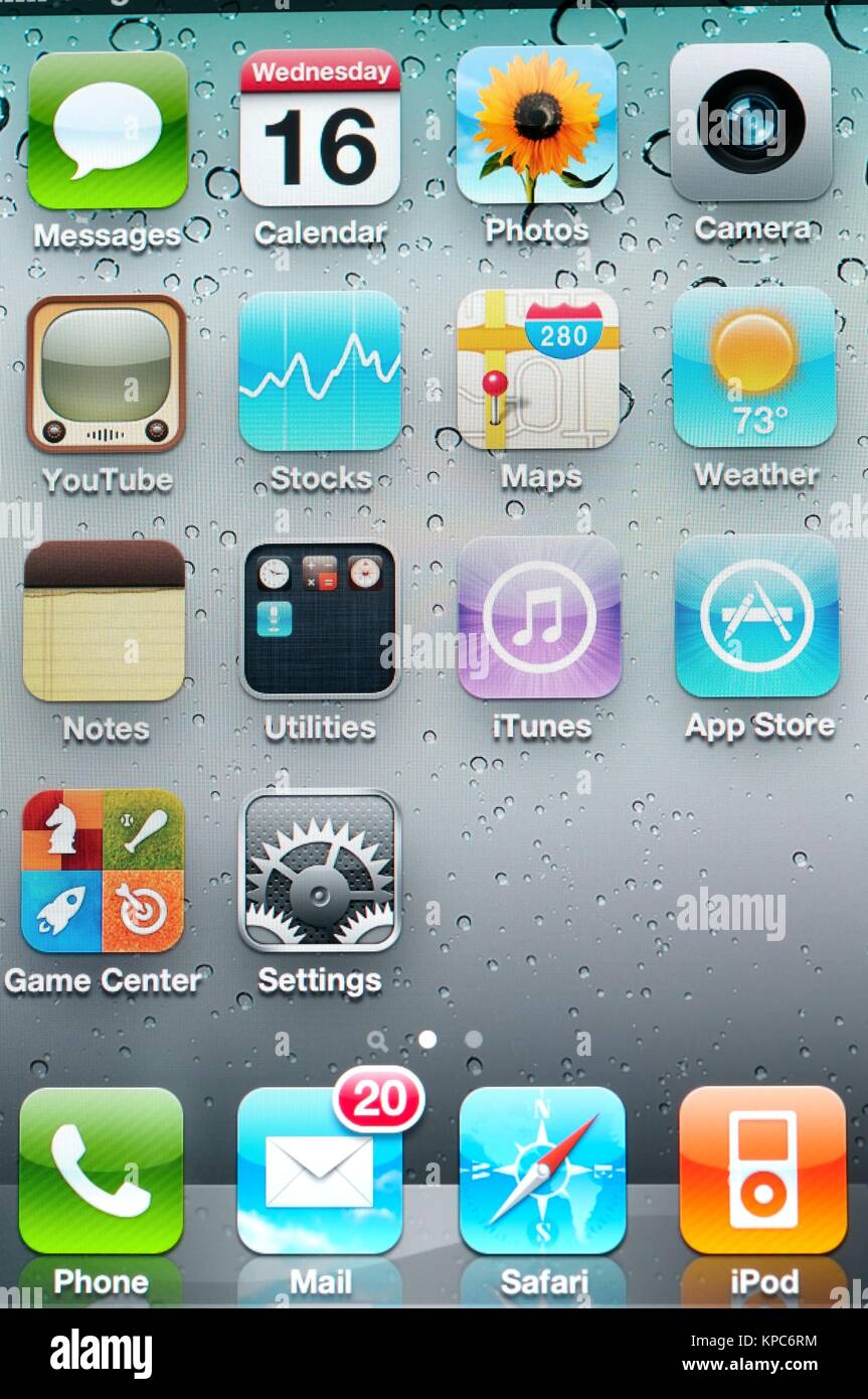 Colpo di colorate le icone delle applicazioni sul display principale su iPhone  4 Foto stock - Alamy