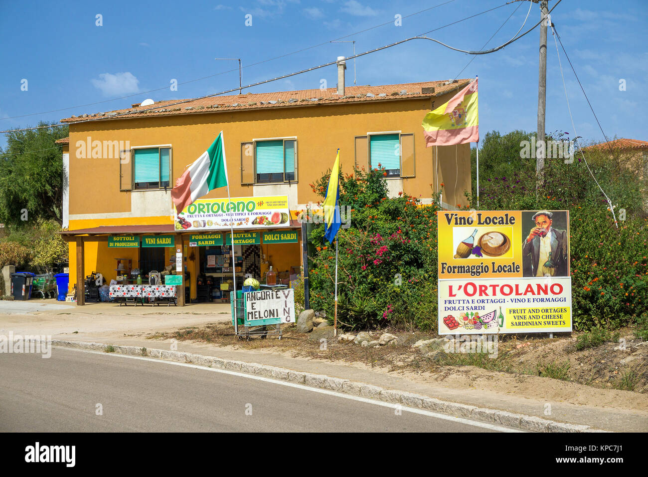 Negozio con prodotti locali vicino Borgo Isola Rossa, Olbia-Tempio, Sardegna, Italia, mare Mediterraneo, Europa Foto Stock