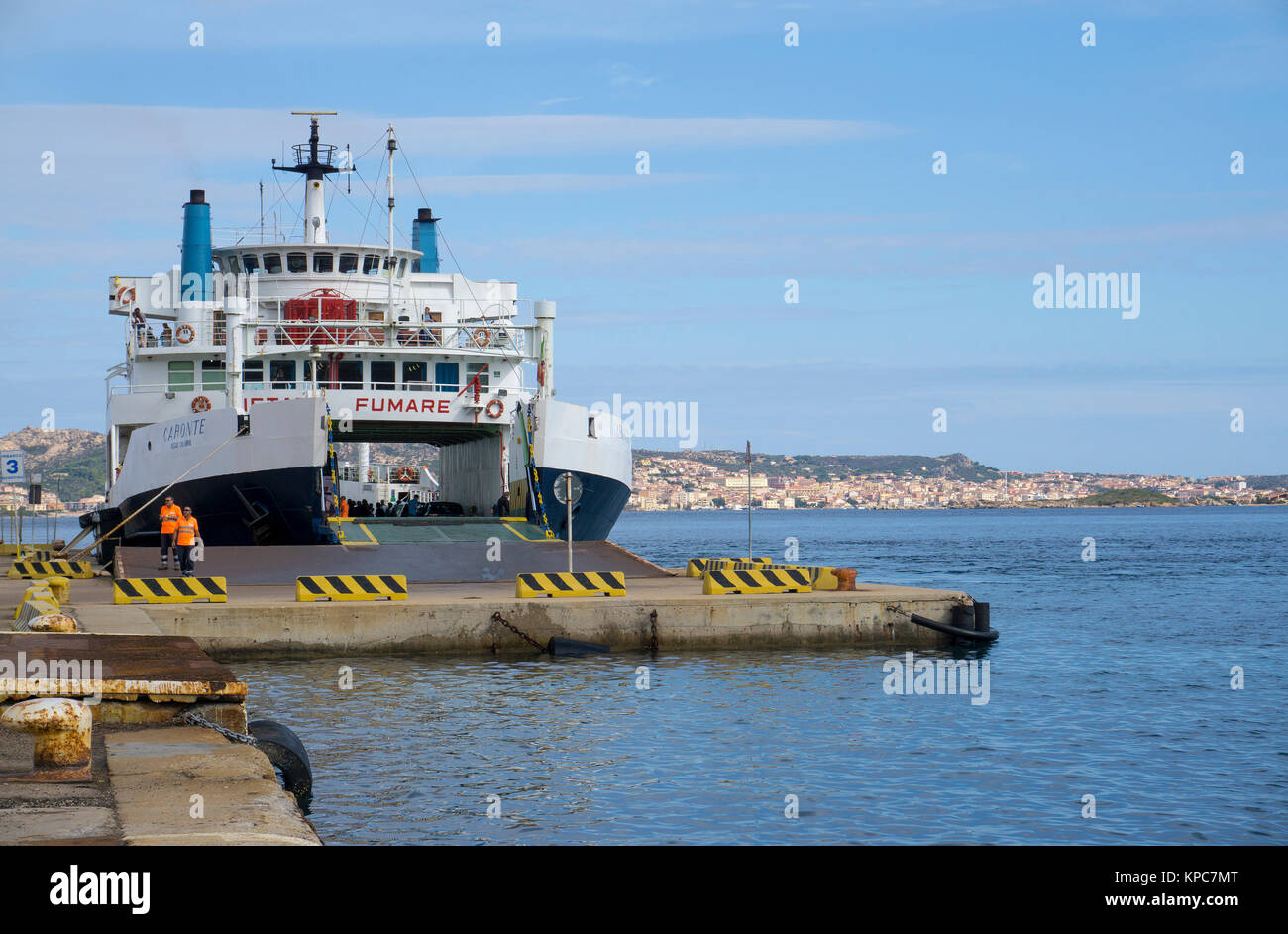 Traghetto a Palau, dietro l'isola della Maddalena, Costa Smeralda, Sardegna, Italia, mare Mediterraneo, Europa Foto Stock