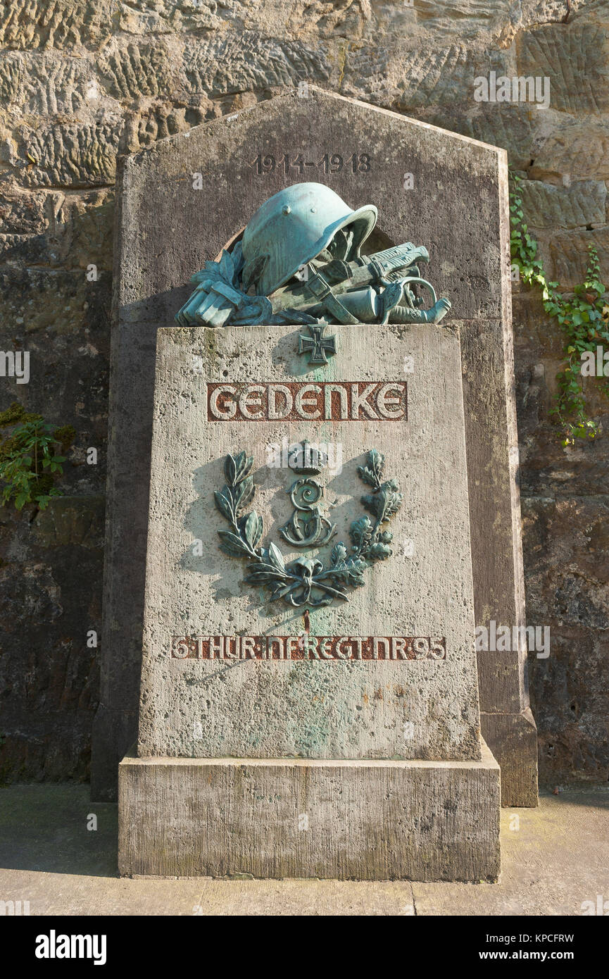 Un monumento della I Guerra Mondiale, Turingia reggimento di fanteria n. 95, bronzo su base di pietra, Coburg fortezza, Coburg, Baviera, Germania Foto Stock