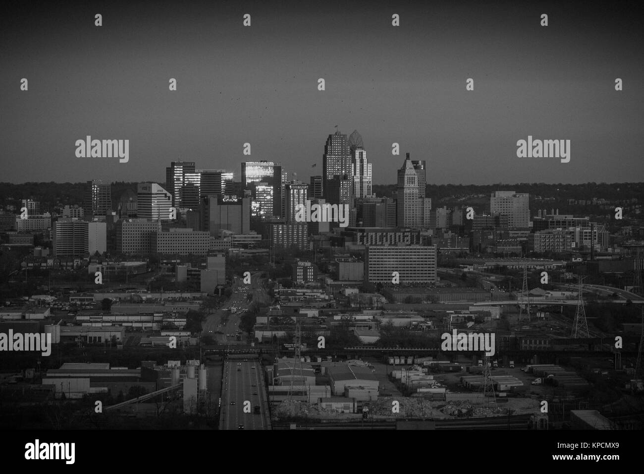 La città di Cincinnati, Ohio, Stati Uniti d'America su un luminoso giorno bello. Foto Stock