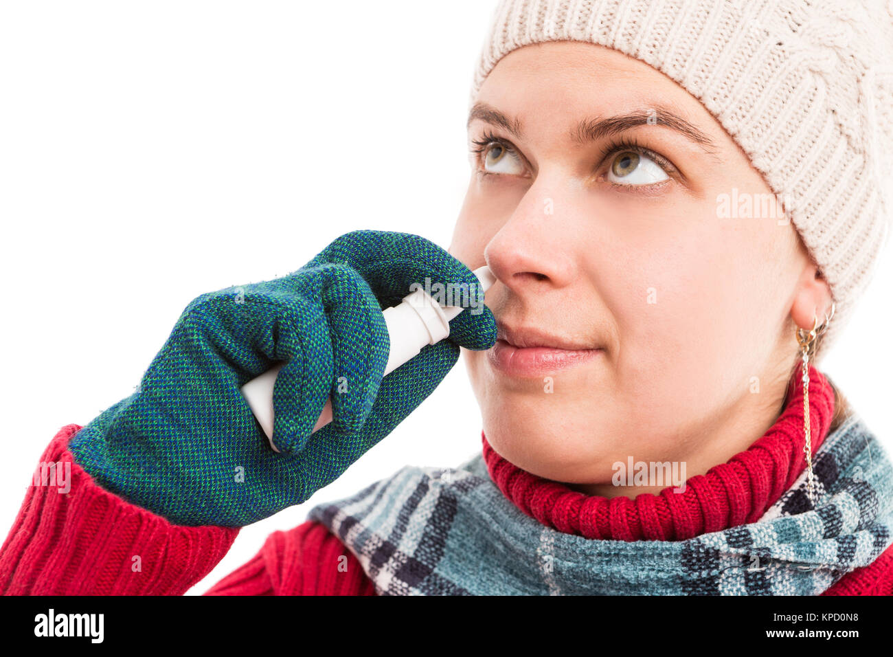 Giovani malati donna utilizzando uno spray nasale come allergia o naso problema respiratorio concept Foto Stock