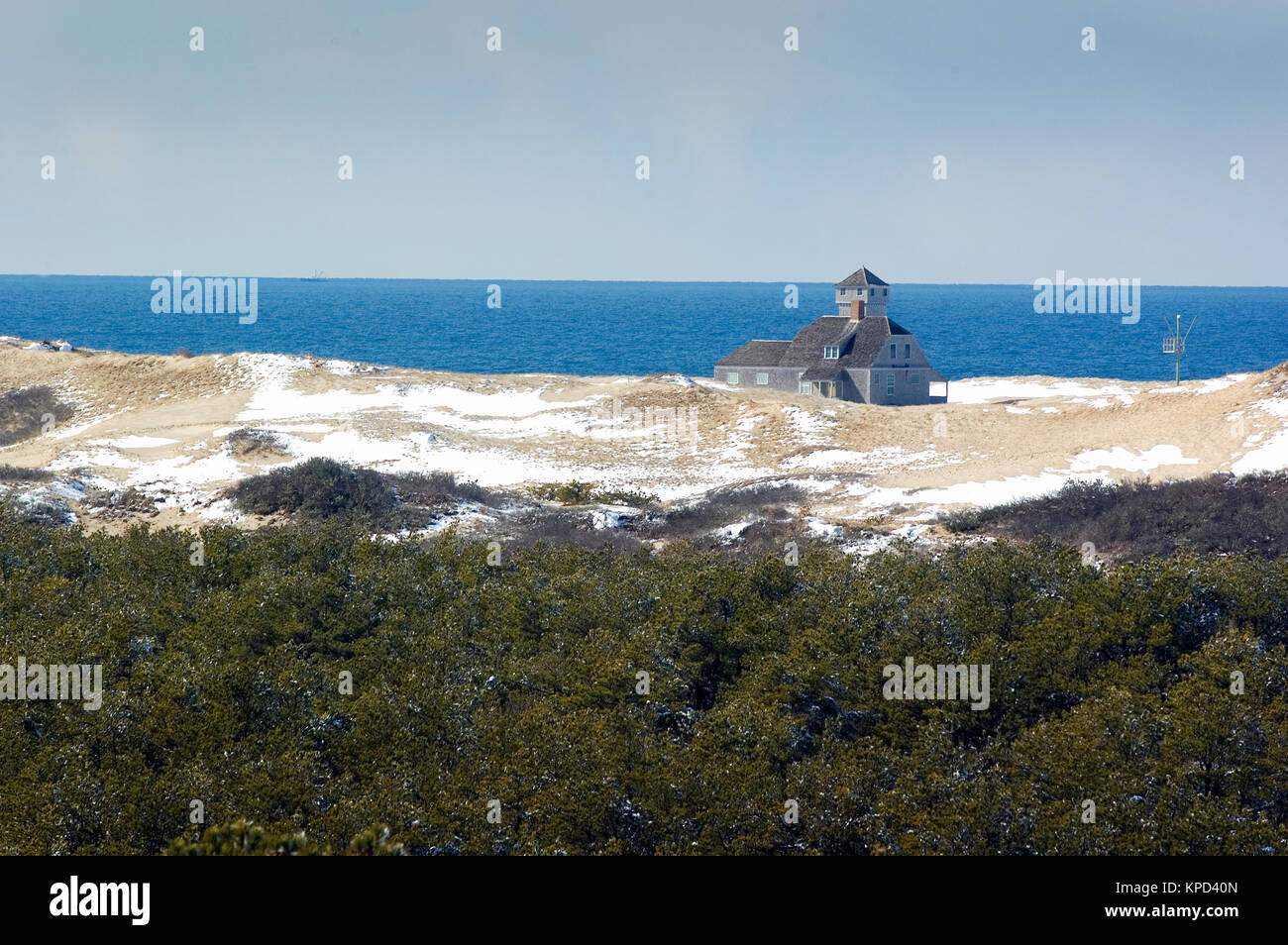 Una vita storica stazione di salvataggio sulla spiaggia in a Provincetown, Massachusetts in Cape Cod National Seashore, STATI UNITI D'AMERICA Foto Stock