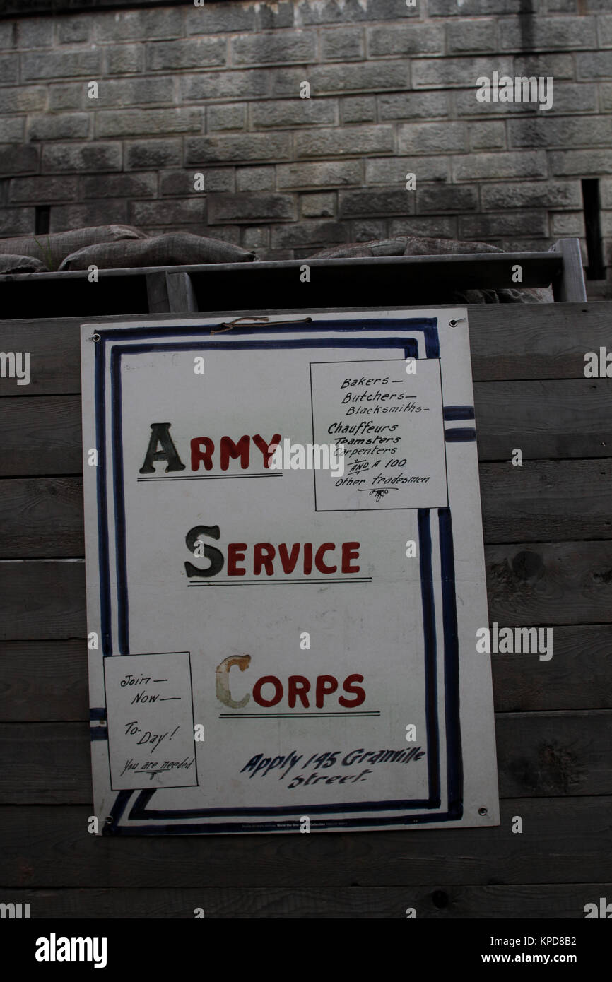 Guerra vintage posters mostrato al Citadel Hill National Historic Site a Halifax, Nova Scotia Foto Stock