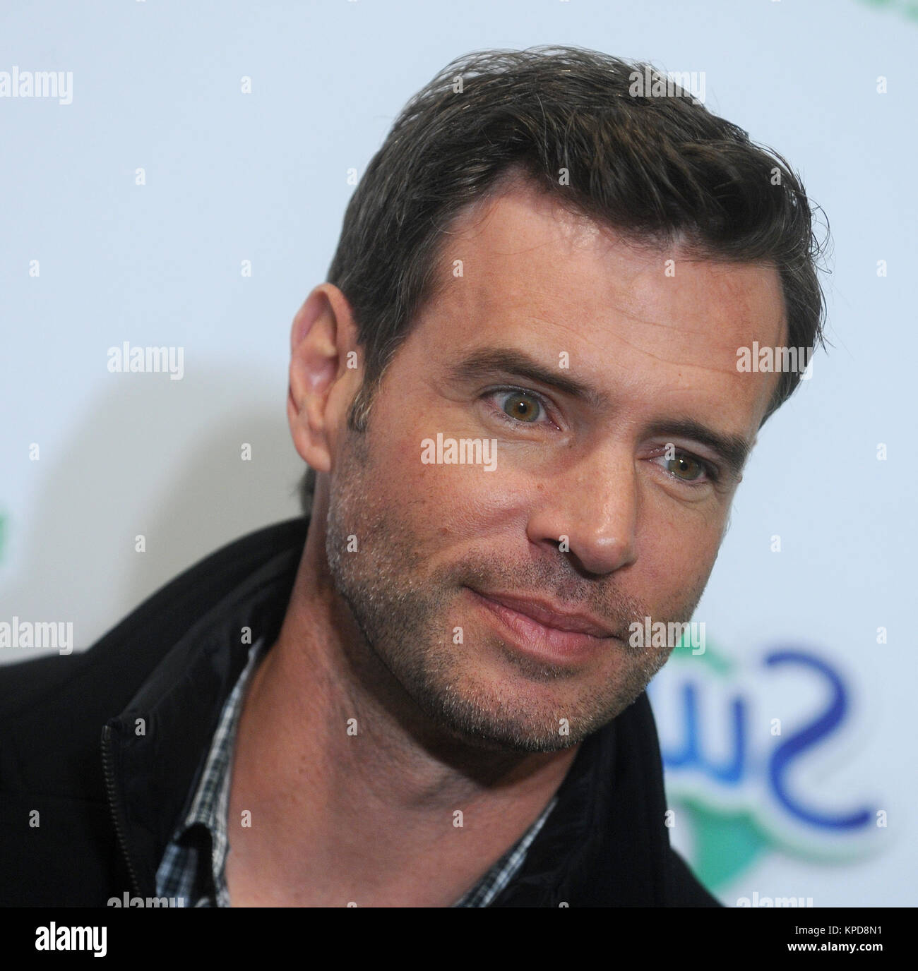 NEW YORK, NY - novembre 12: Attore Scott Foley assiste la vacanza Pet adozione evento a 101 Wooster Street a Novembre 12, 2015 a New York City. Persone: Scott Foley Foto Stock