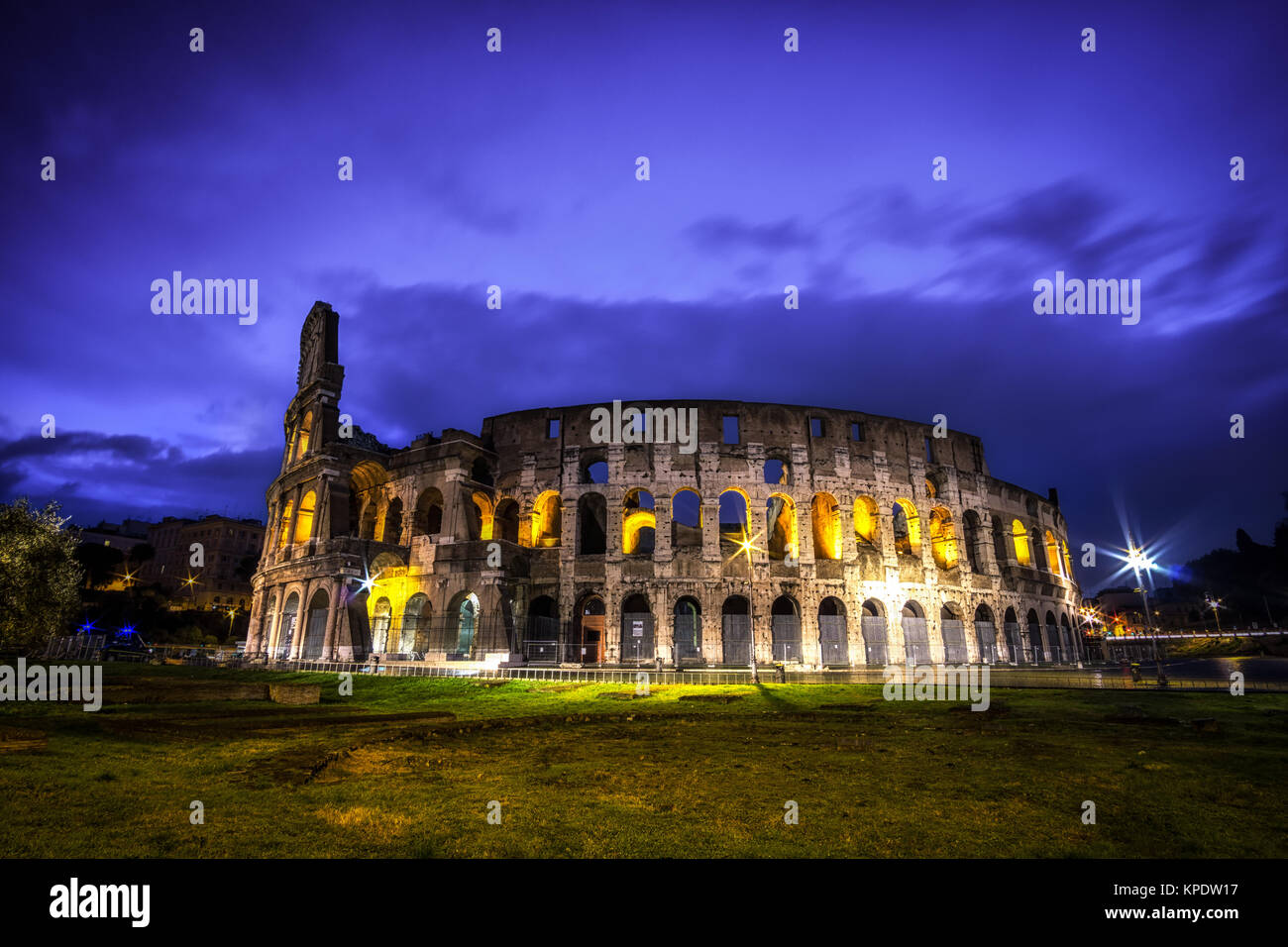 Colosseo di notte Foto Stock