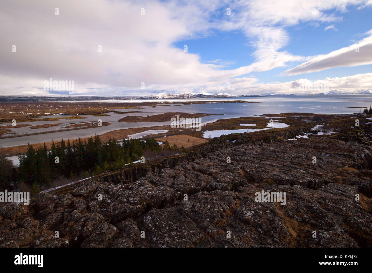 Parco nazionale con il lago Pingvallavatn in Islanda Foto Stock