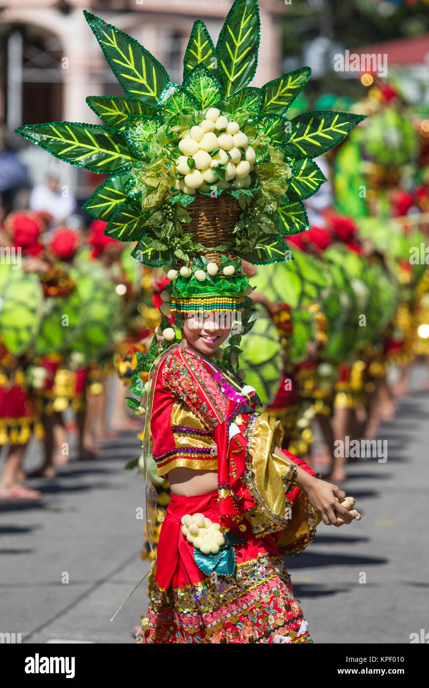 Lanzones Festival che si tiene annualmente nell'isola di Camiguin,Mindanao settentrionale - celebra le isole famoso Lanzones frutto Foto Stock