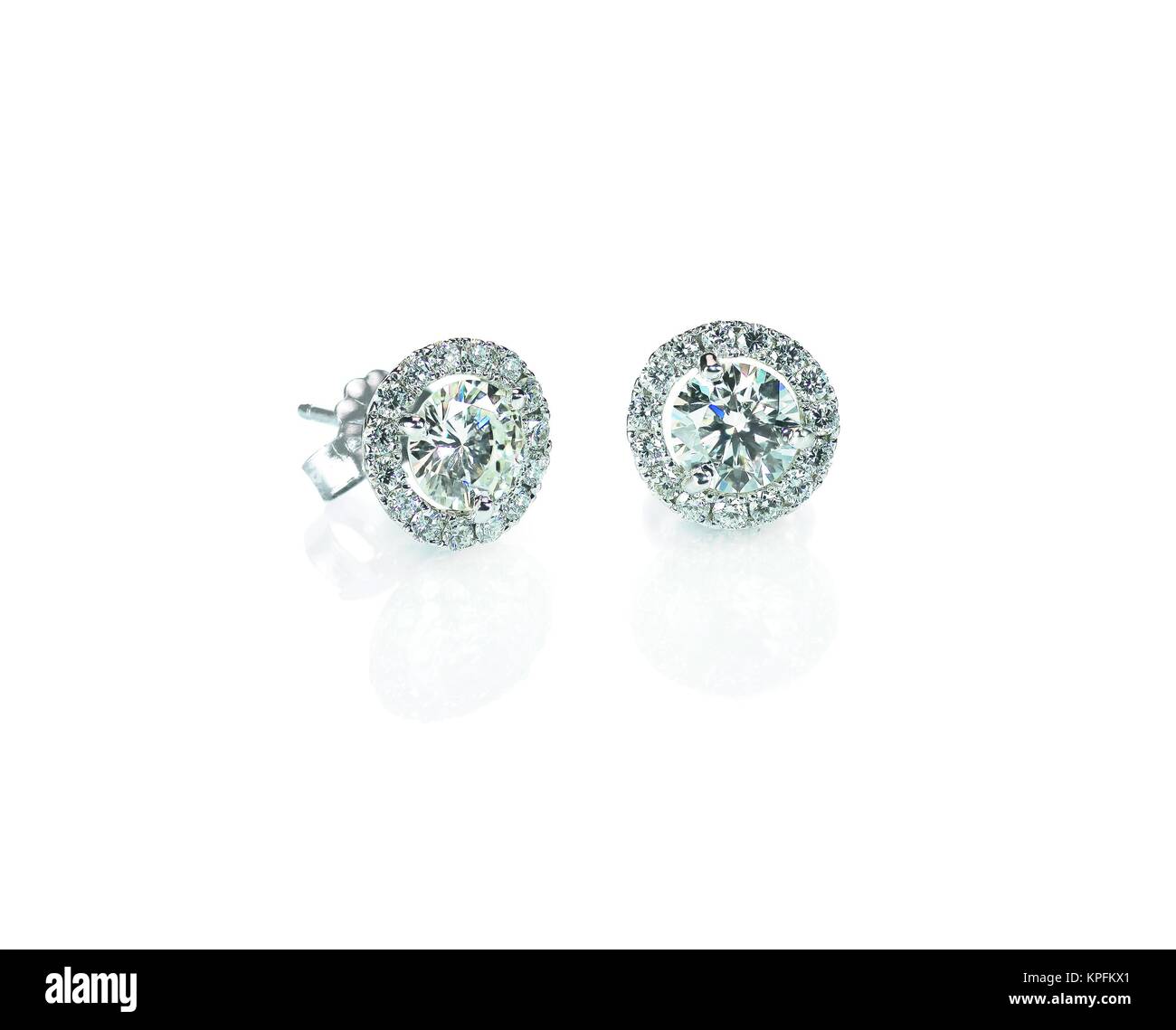 Bella alo Diamond orecchini con la riflessione Foto Stock