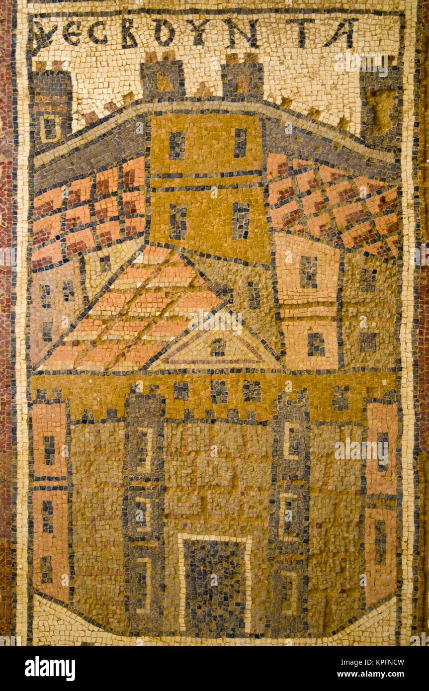 Giordania, Umm ar-Rasas, sito archeologico, mosaici di San Stefano chiesa che contiene un pavimento a mosaico che raffigura quindici principali città della Terra Santa. Questo è Esbounta. Foto Stock