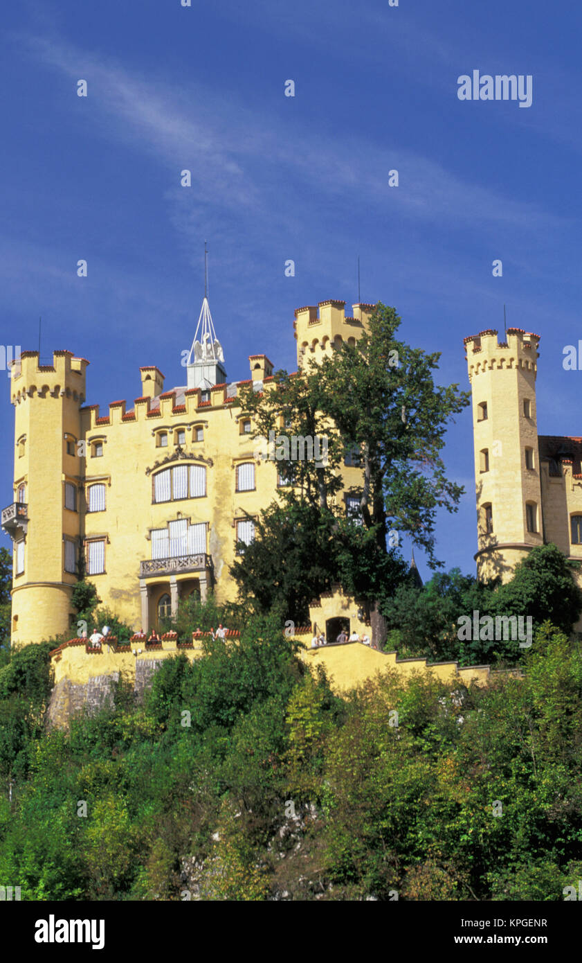 Germania, Fussen. Il Castello di Hohenschwangau, design neogotico, costruito da Massimiliano II di Baviera Foto Stock