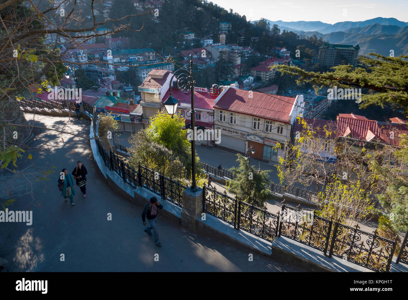 Vista del centro commerciale di Shimla in Himachal Predesh, India Foto Stock