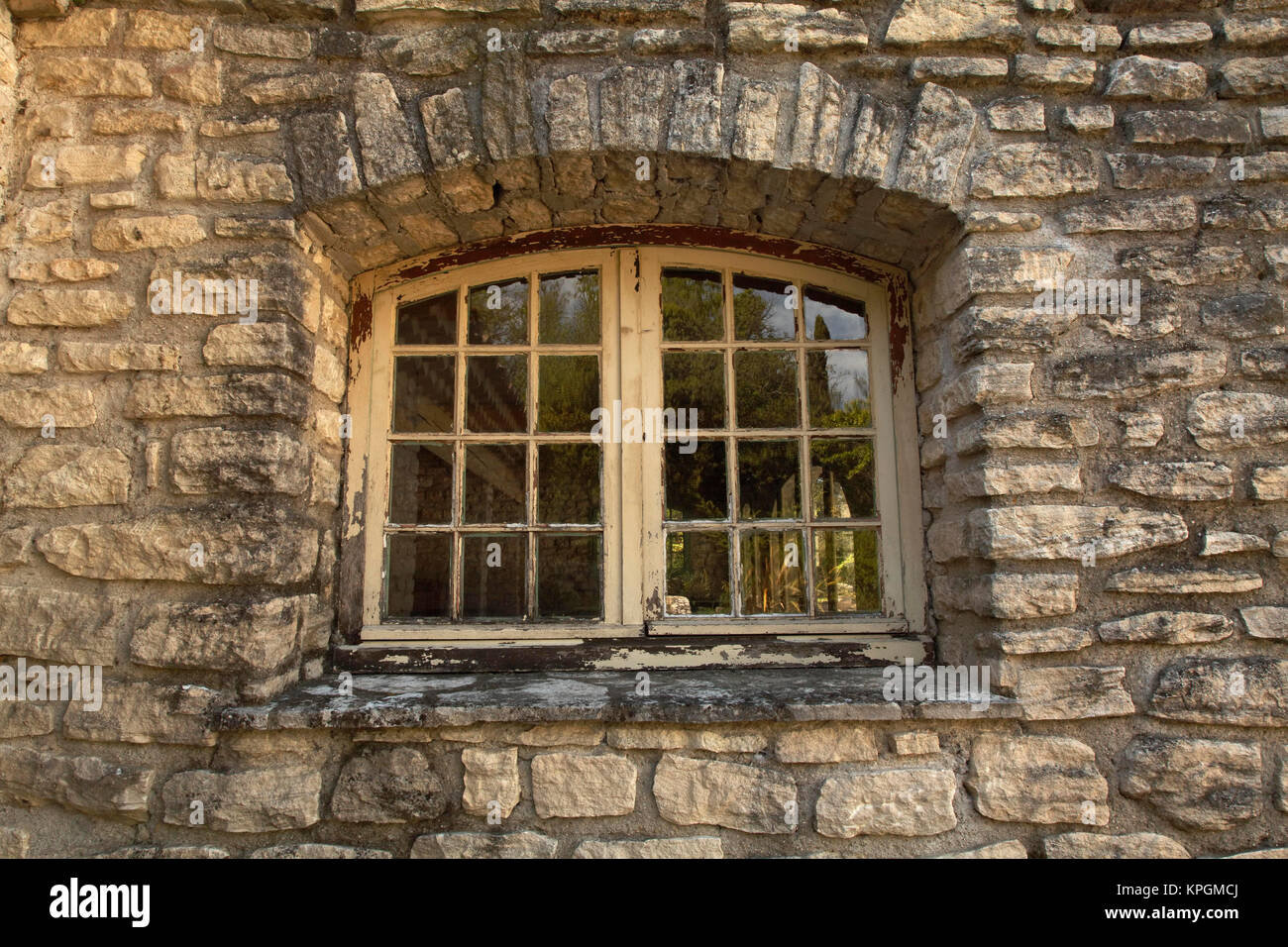 Windows in Villa francese in Provenza, regione a sud della Francia. Foto Stock