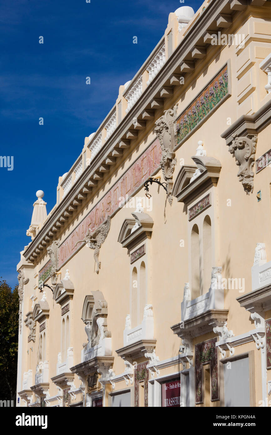 France, Languedoc-Roussillon, Dipartimento Pyrenees-Orientales, Perpignan, Cinema Castillet edificio Foto Stock