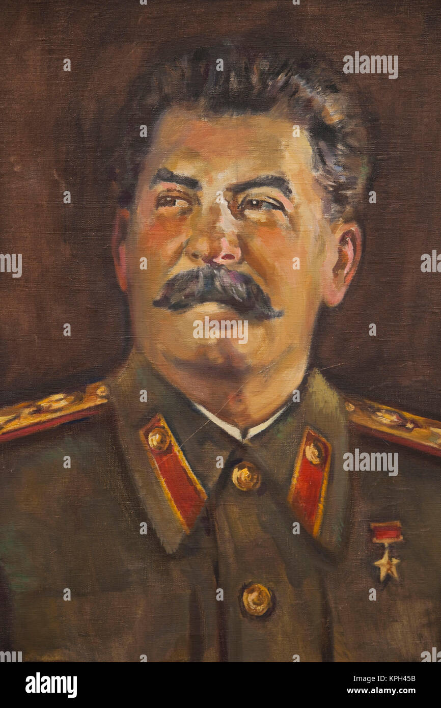 Estonia, Tallinn, area di Kadriorg, KUMU, Museo d'arte dell'Estonia, dell'epoca sovietica, arte M.J.V. Stalin da Johannes Saal, 1952 Foto Stock