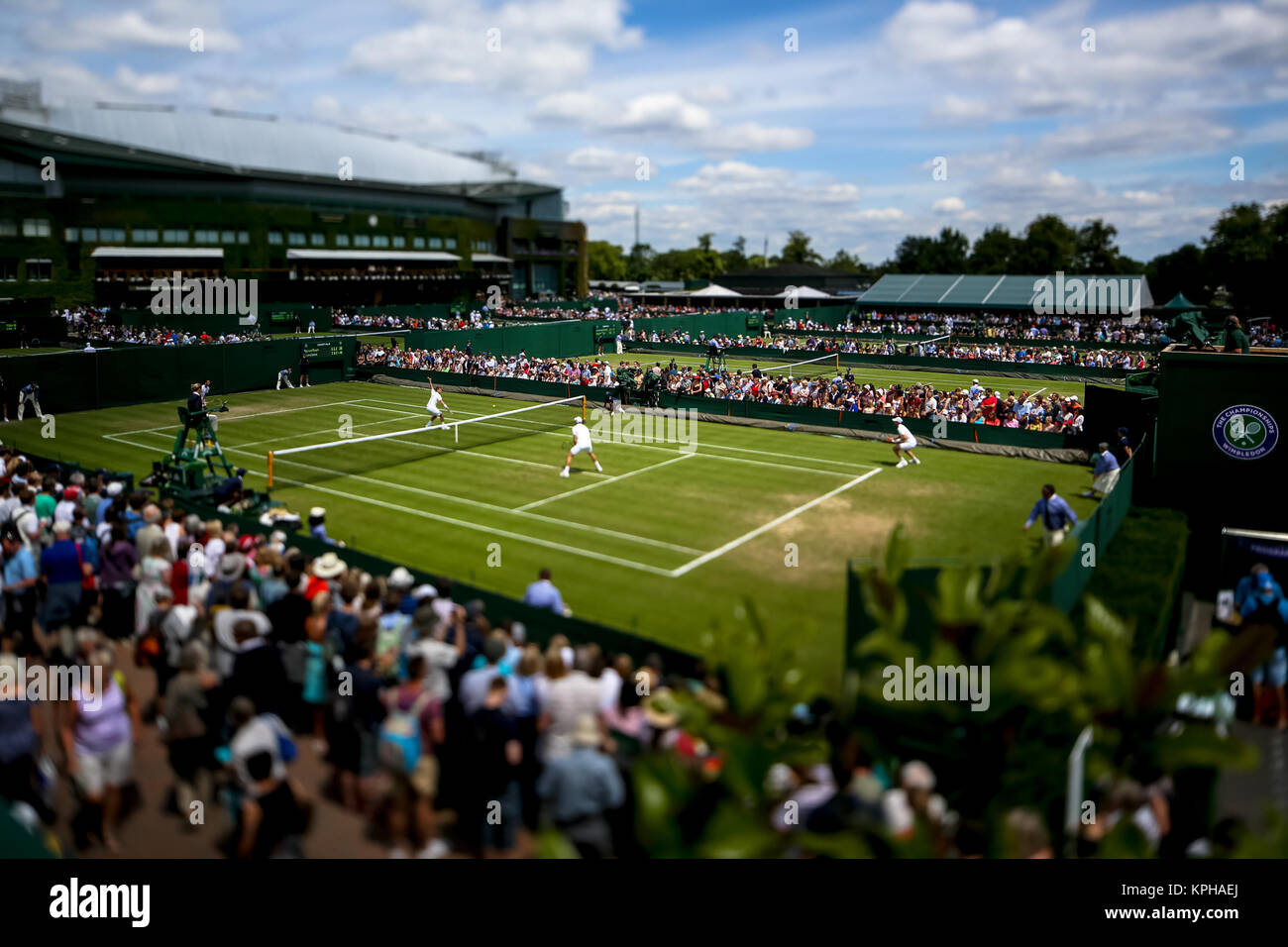 Londra, Inghilterra - 25 giugno: atmosfera il giorno tre del Wimbledon Lawn Tennis campionati a tutti England Lawn Tennis e Croquet Club a Wimbledon il 25 giugno 2014 in London, England People: atmosfera T Foto Stock