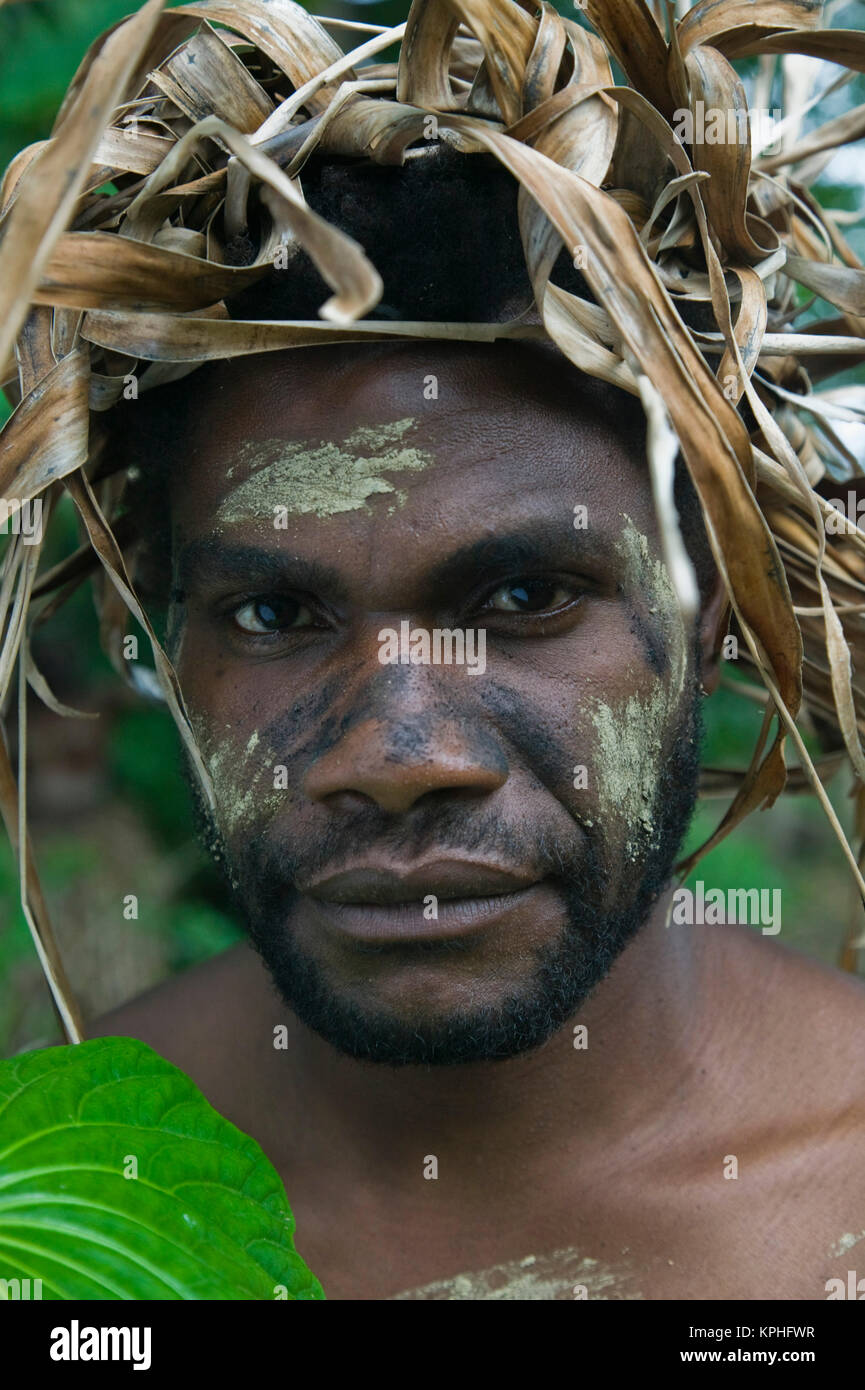 Vanuatu, dell'Isola di Tanna, Fetukai. La magia nera e la Kava Tour di prova, gli abitanti di un villaggio di nativi abito. Signor Foto Stock