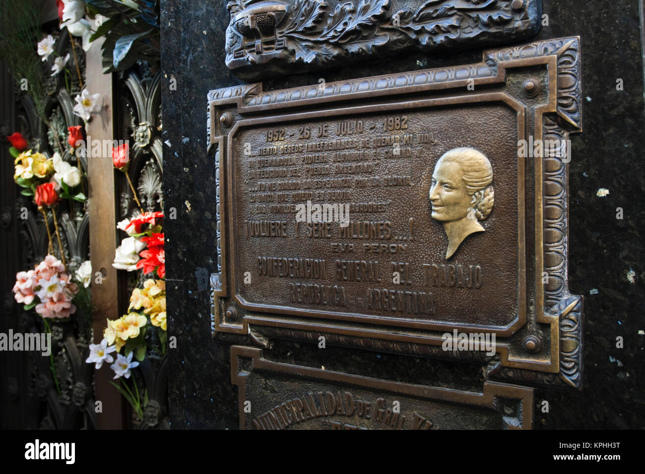 Argentina, Buenos Aires. Il Cimitero di Recoleta, tomba di Eva Duarte Peron (Evita), ex first lady. Foto Stock