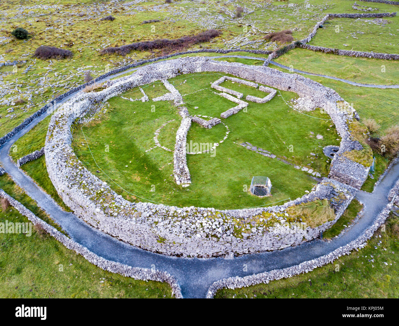 Caherconnell Celtic stone fort, primo Medioevo a Burren Regione, County Clare, Irlanda Foto Stock