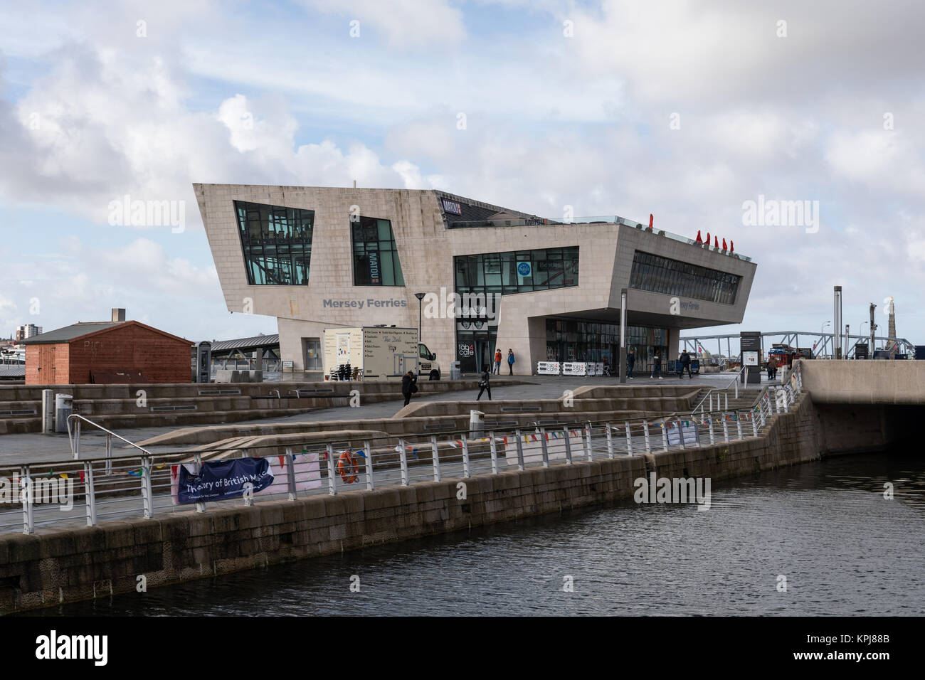 Mersey Ferries terminal a Liverpool è Pier Head, Liverpool, Merseyside, Regno Unito Foto Stock