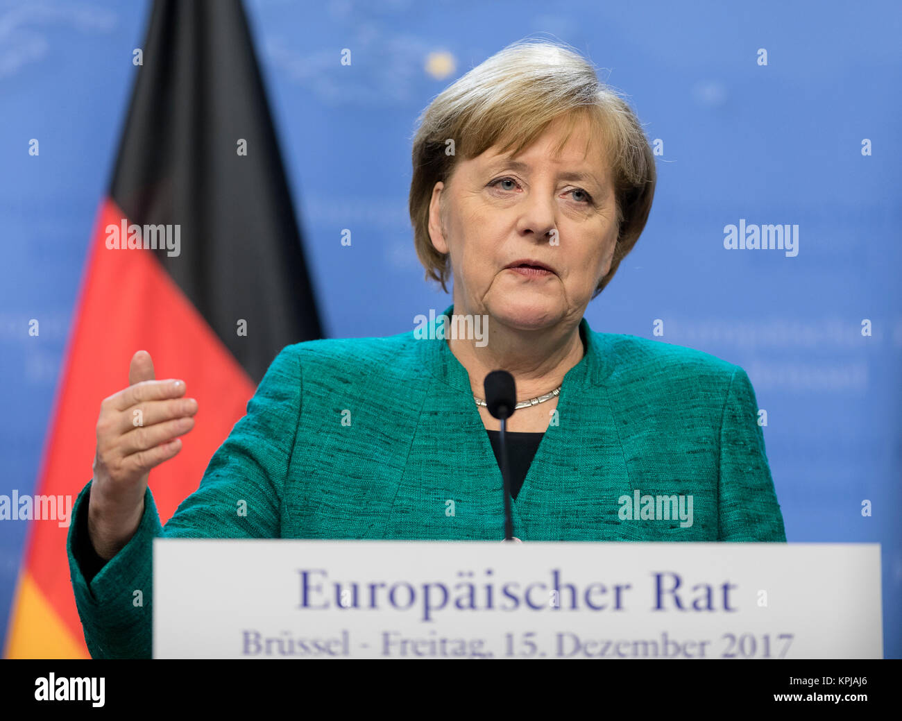 Bruxelles, Belgio. 15 Dic, 2017. Dicembre 15, 2017 - Bruxelles, Belgio: il Cancelliere tedesco Angela Merkel e il presidente francese (invisibile) indirizzo una conferenza stampa presso un vertice UE. Credito: Andia/Alamy Live News Foto Stock