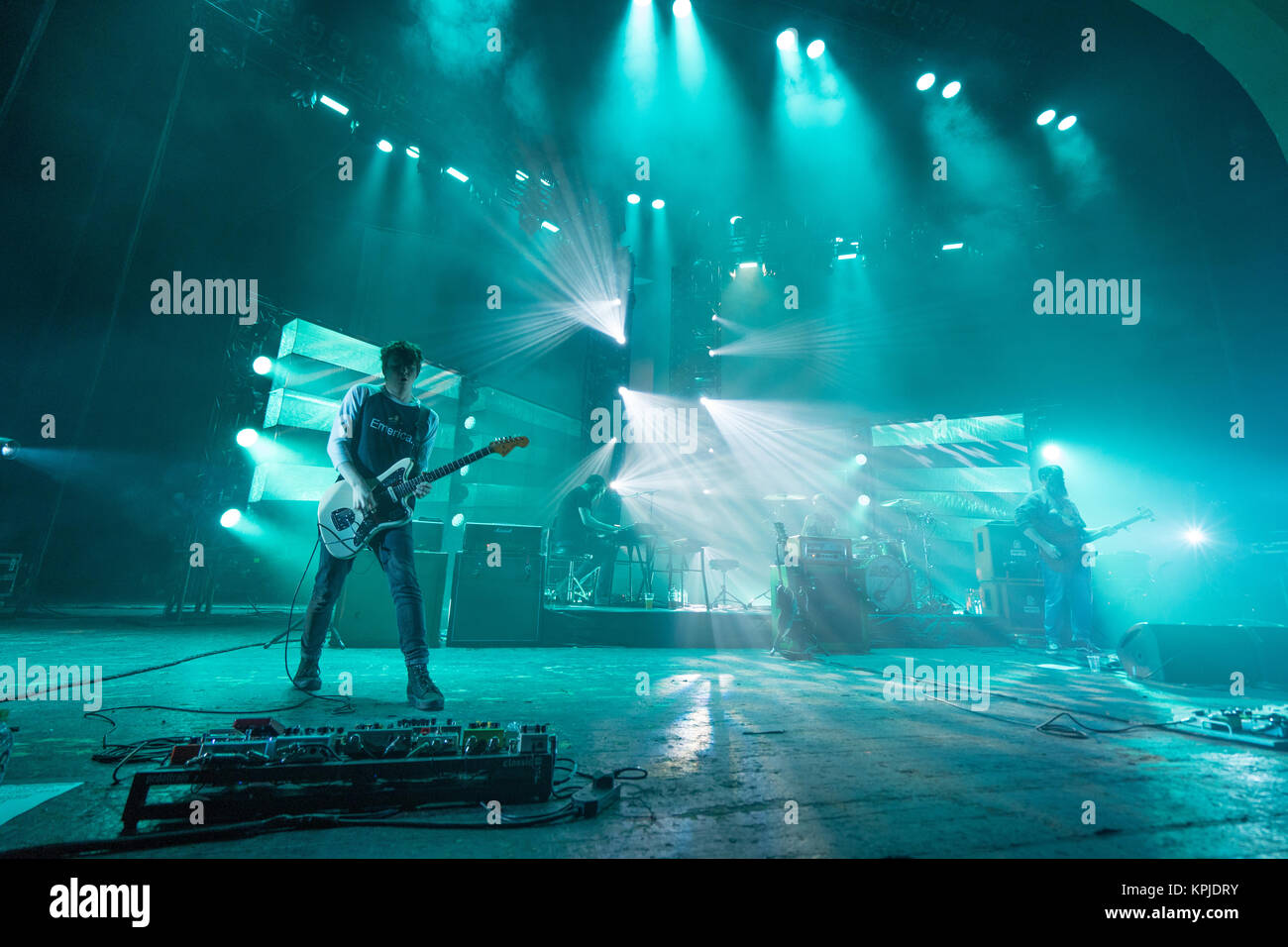 Londra, Regno Unito. 15 Dic, 2017. Mogwai suonare dal vivo sul palco a Brixton O2 Academy di Londra. Foto Data: Venerdì, 15 dicembre 2017. Credito: Roger Garfield/Alamy Live News Foto Stock