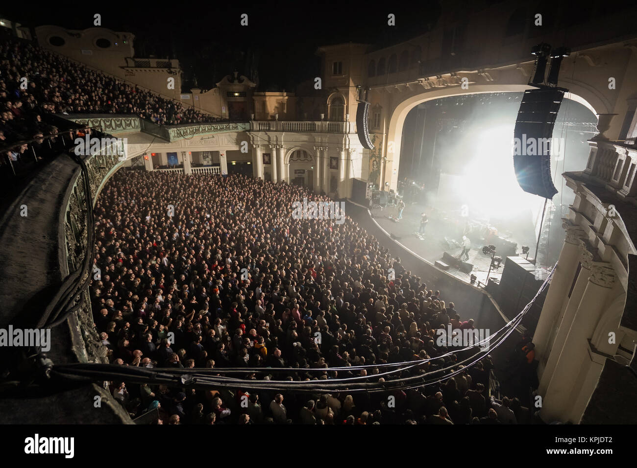 Londra, Regno Unito. 15 Dic, 2017. Mogwai suonare dal vivo sul palco a Brixton O2 Academy di Londra. Foto Data: Venerdì, 15 dicembre 2017. Credito: Roger Garfield/Alamy Live News Foto Stock